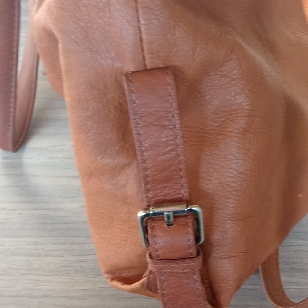 Zagara Elegant Tan Leather Shoulder And Cross Body Bag‎ - Picture 9 of 15